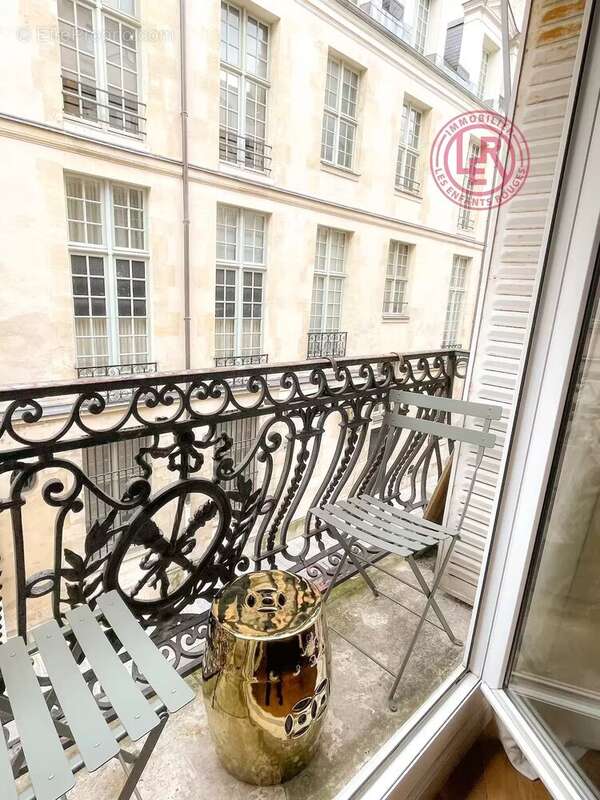 Appartement à PARIS-4E