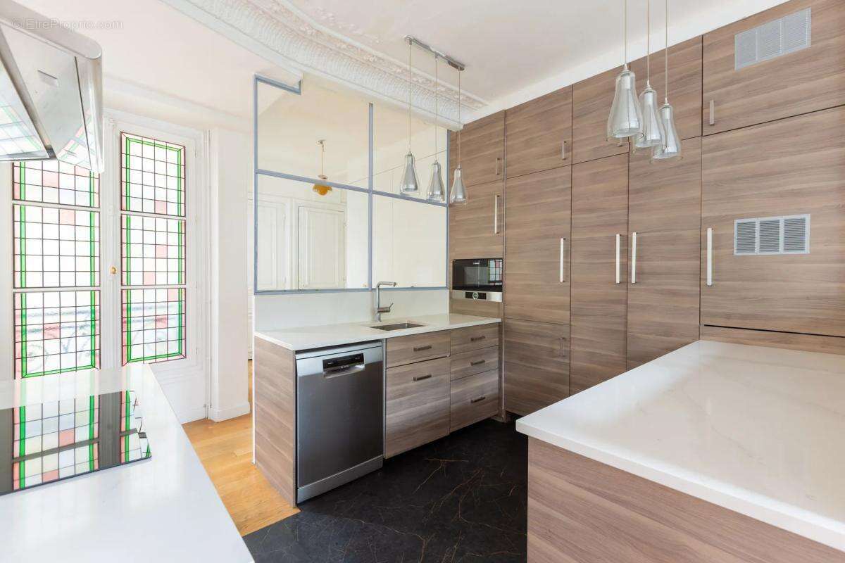 Appartement à PARIS-3E