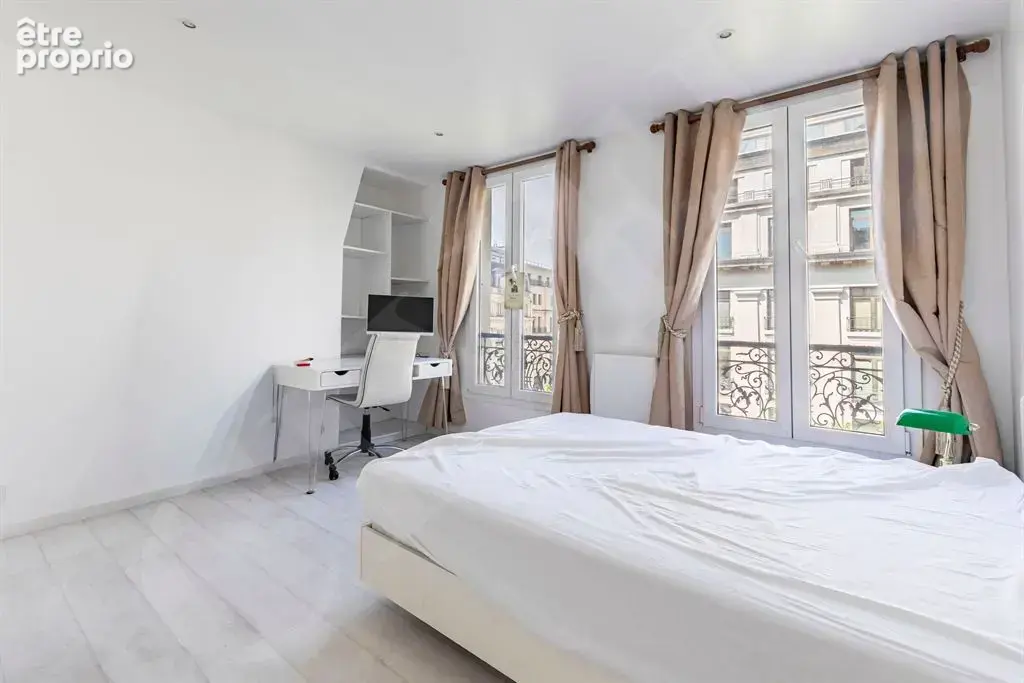 Dans un bel immeuble ancien, magnifique cinq-pièces entièrement rénové et climatisé, situé secteur - photo 7