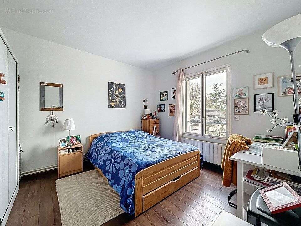 Appartement à VOISINS-LE-BRETONNEUX