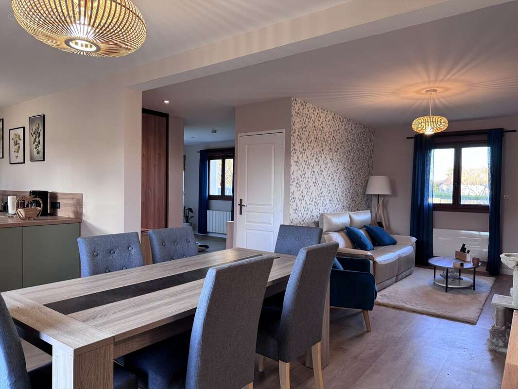 Maison à FONTAINE-BELLENGER