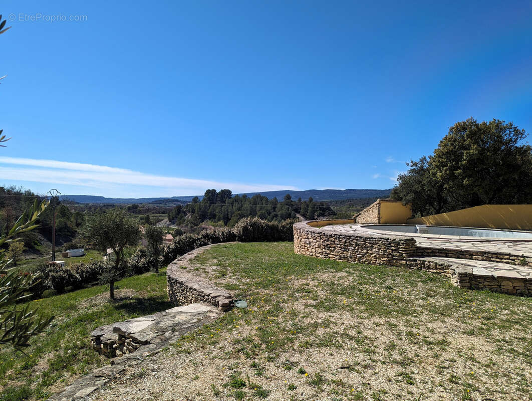 Maison à SAINT-SATURNIN-LES-APT