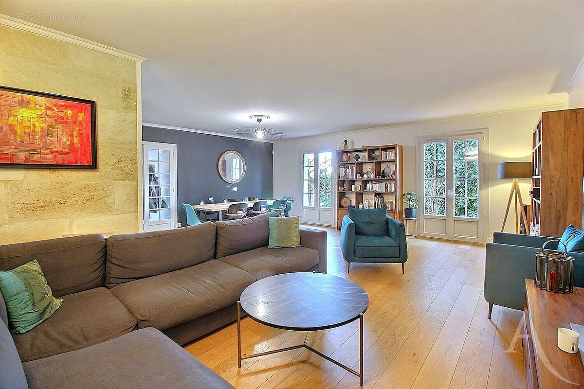 Maison à VILLENAVE-D'ORNON