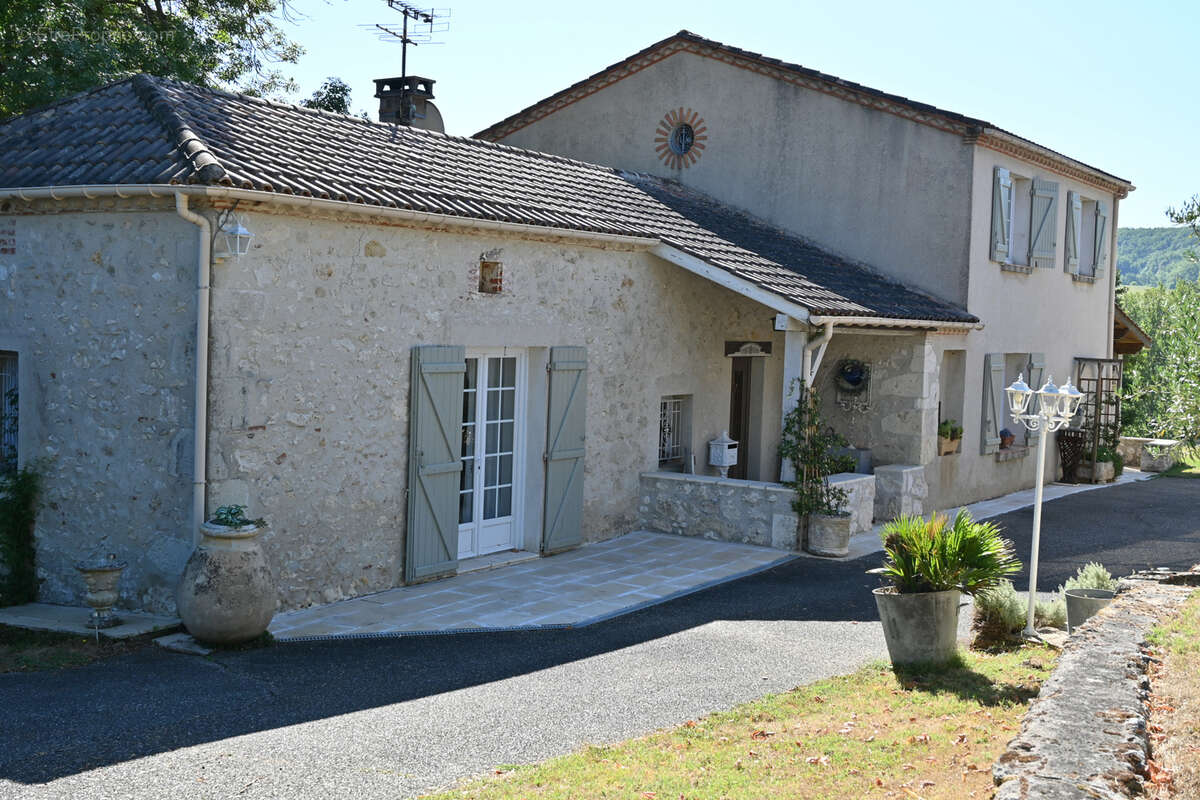Maison de campagne de charme avec maison d’amis, piscine et vues panoramiques - photo 2