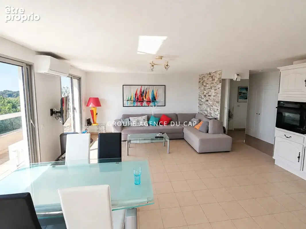 A vendre appartement dans residence securisee avec piscine 3 pieces 2 chambres terrasse sur le toit et veranda cave parking et p - photo 4