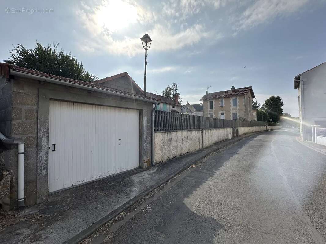 Maison à SAINT-SECONDIN