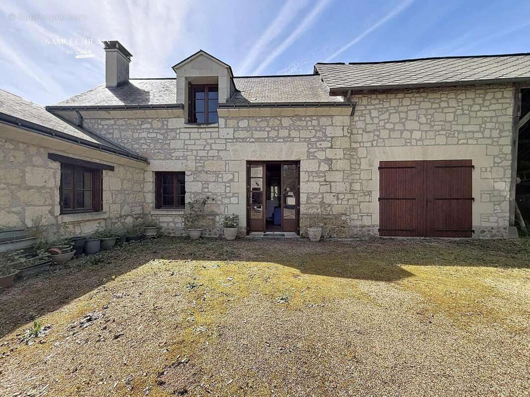 Maison 180 m² à Brain-Sur-Allonnes  - photo 9