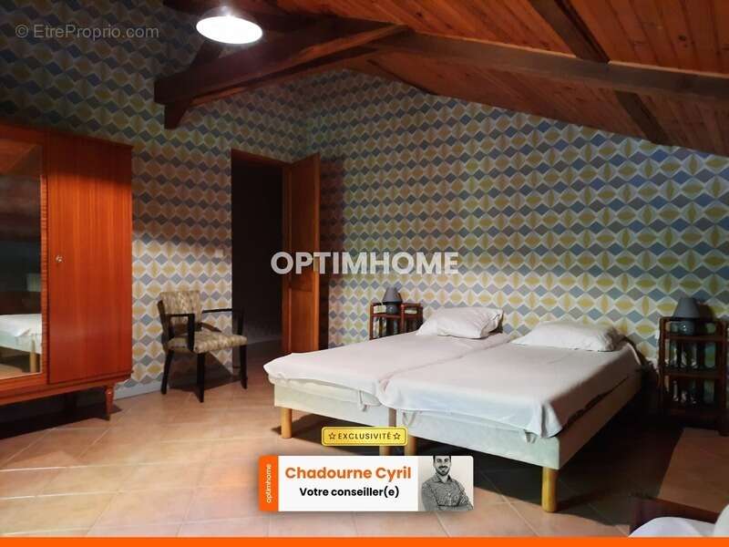 Maison à JAVERLHAC-ET-LA-CHAPELLE-SAINT-ROBERT