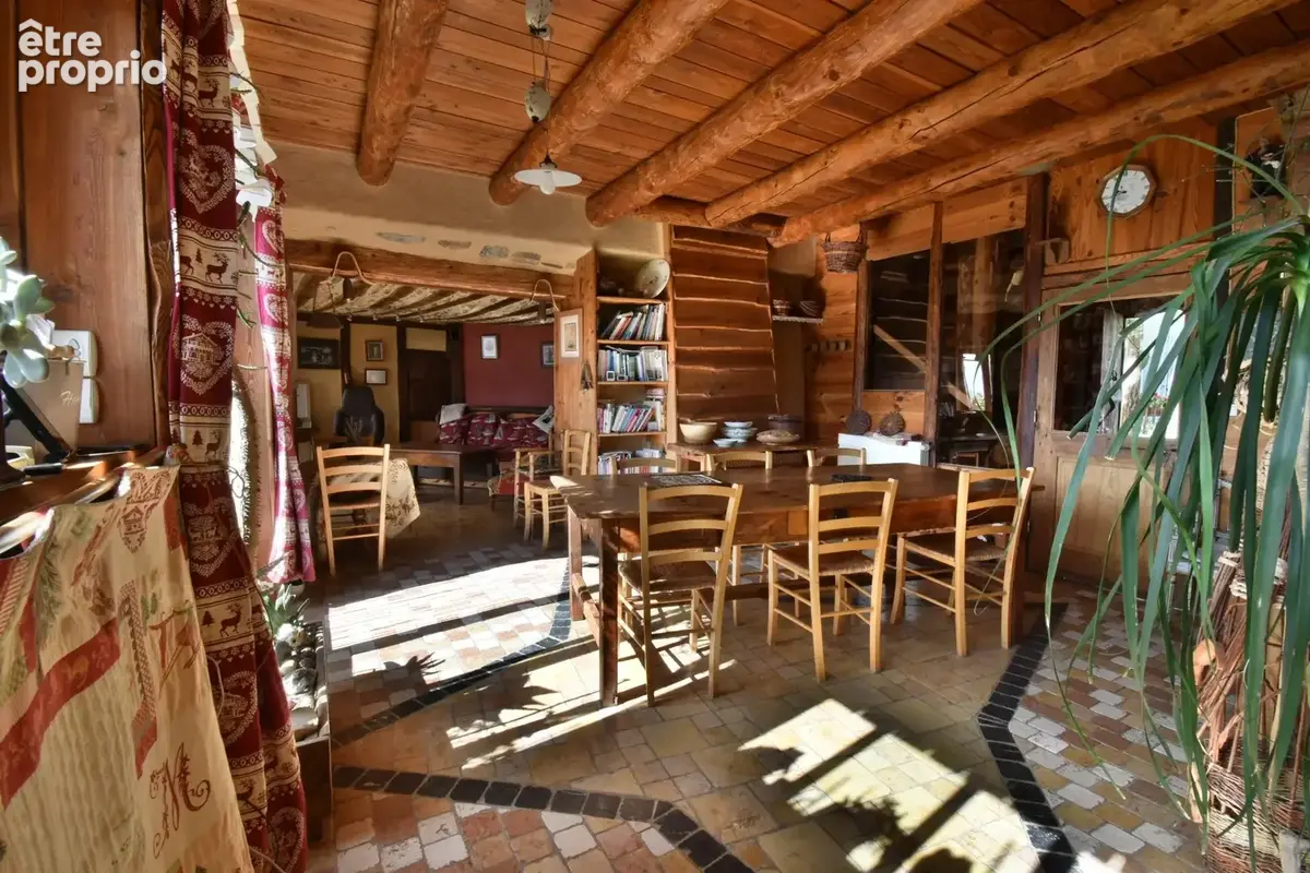 Aux Seyes, commune de Champcella, grande maison de montagne rénovée pour résidence principale, gîte ou chambres d’hôtes - photo 10