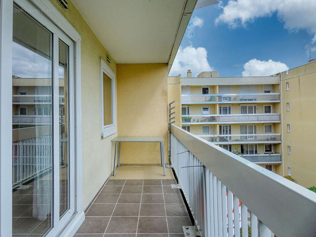 Appartement à ELANCOURT
