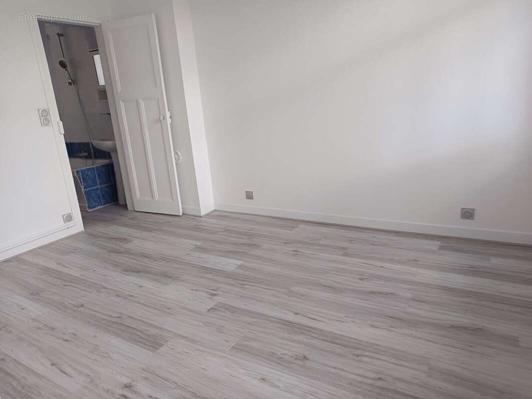 Appartement à CHARENTON-LE-PONT