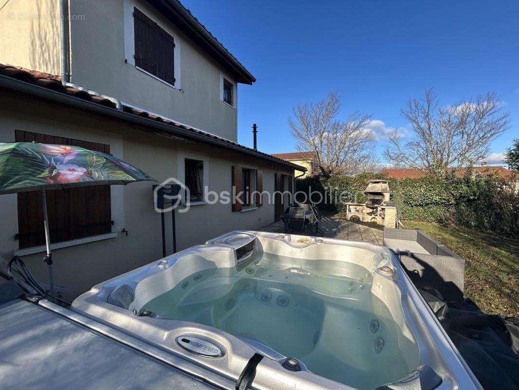 Maison à VILLEFONTAINE