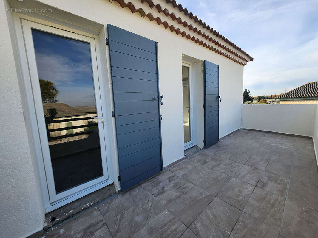 Maison à MORIERES-LES-AVIGNON