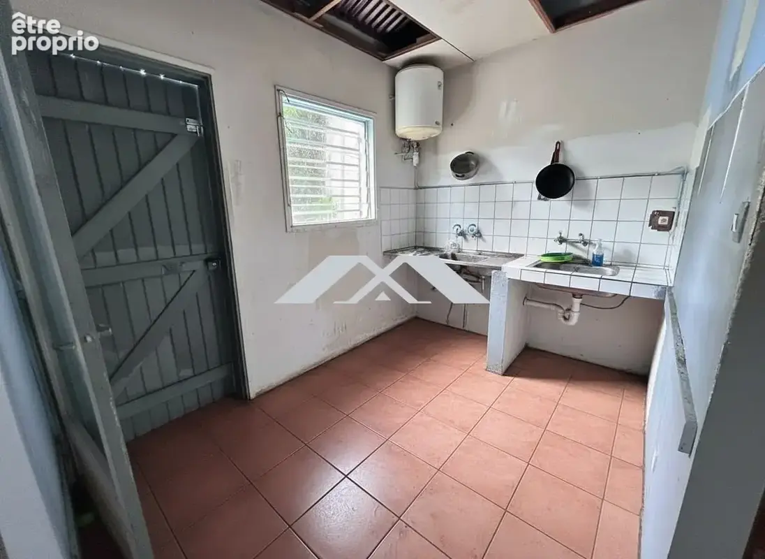 Maison 40 m² à Saint-Benoit  - photo 4