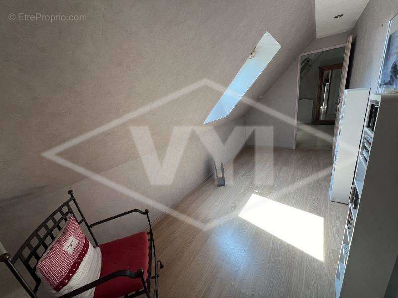 Maison à COMBS-LA-VILLE