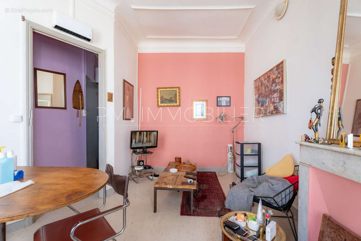 Appartement à MARSEILLE-5E