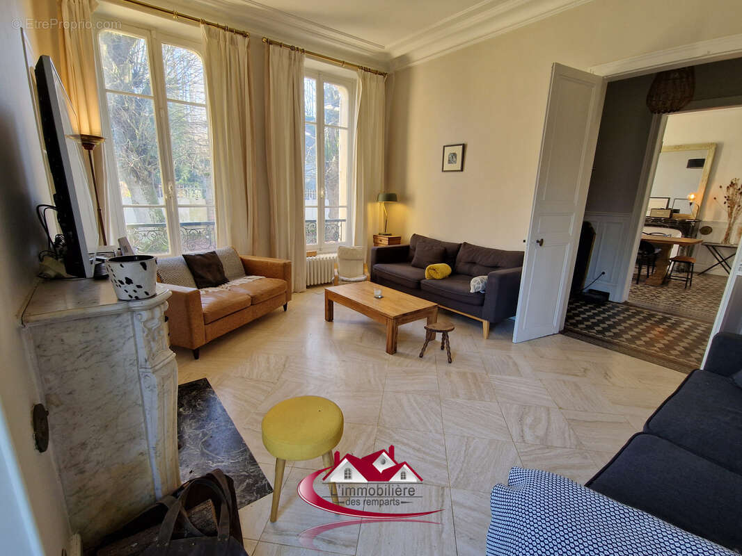 Maison à CHERISY