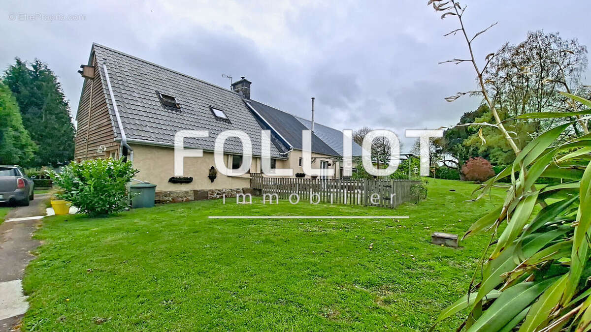 Maison à SAINT-GEORGES-DE-LIVOYE