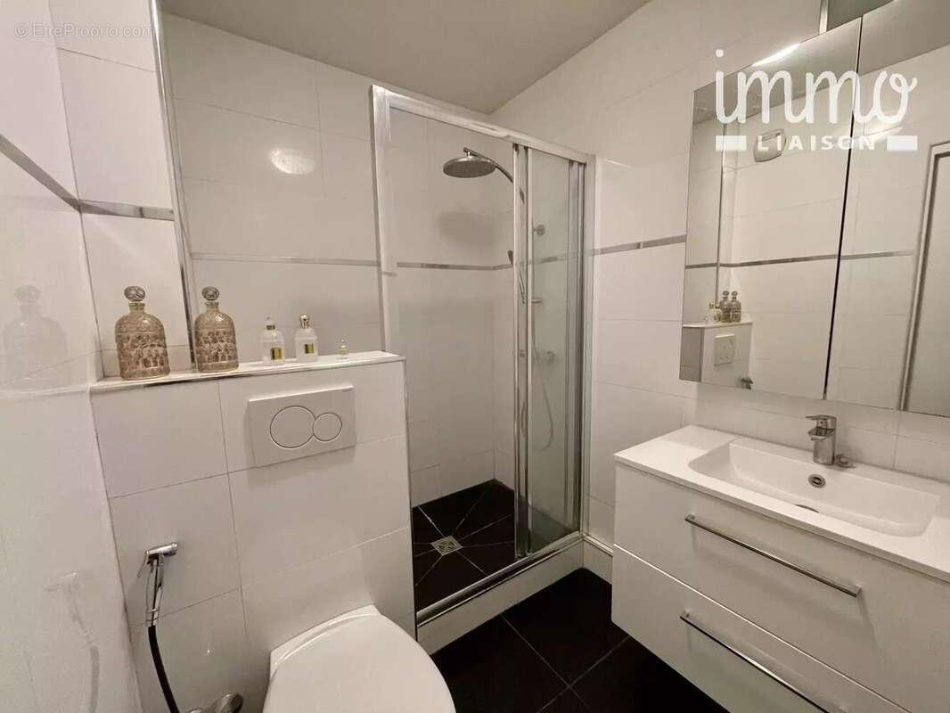 Appartement à PARIS-14E