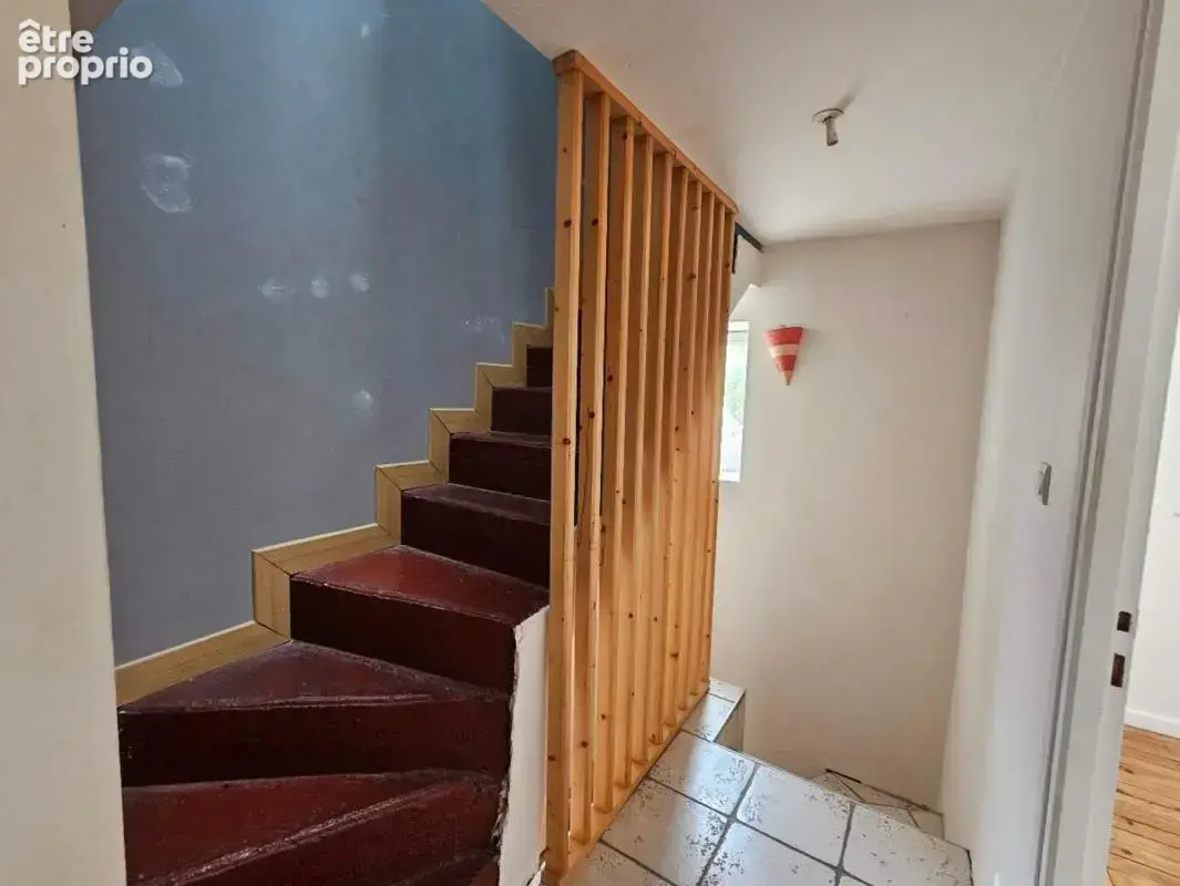 Maison 176 m² habitables - jardin - cour - grange  CHAURIAT (63) - photo 20