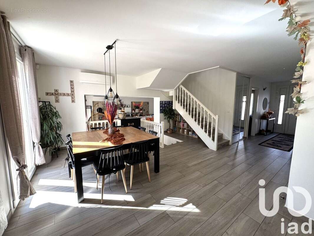 Photo 9 - Maison à LA QUEUE-EN-BRIE