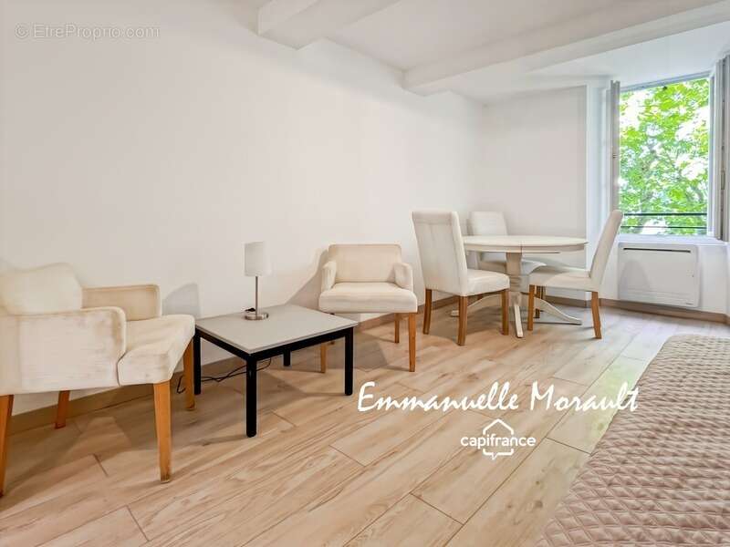 Appartement à BAGNOLS-EN-FORET