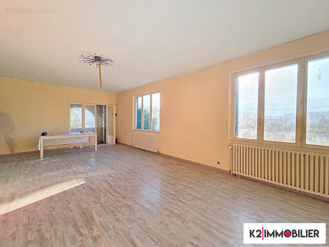 Appartement à PRIVAS