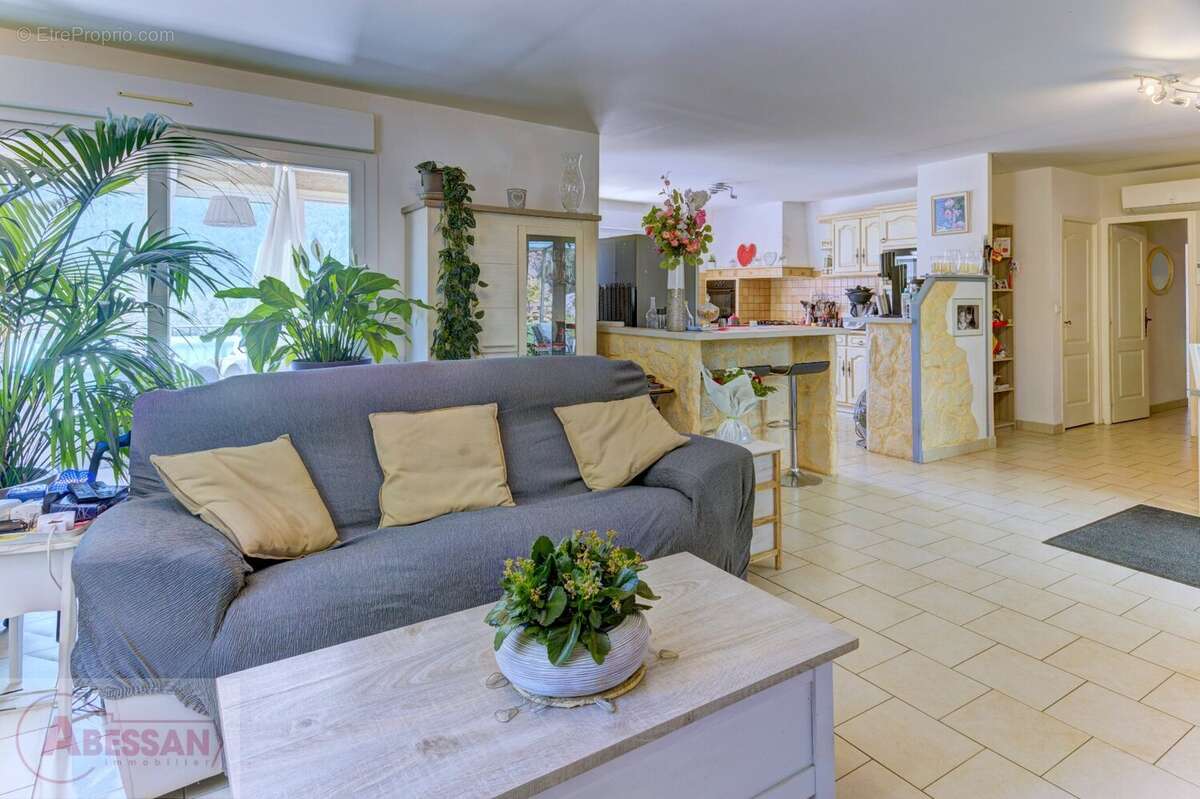 Maison 180 m² à Branoux-Les-Taillades  - photo 10