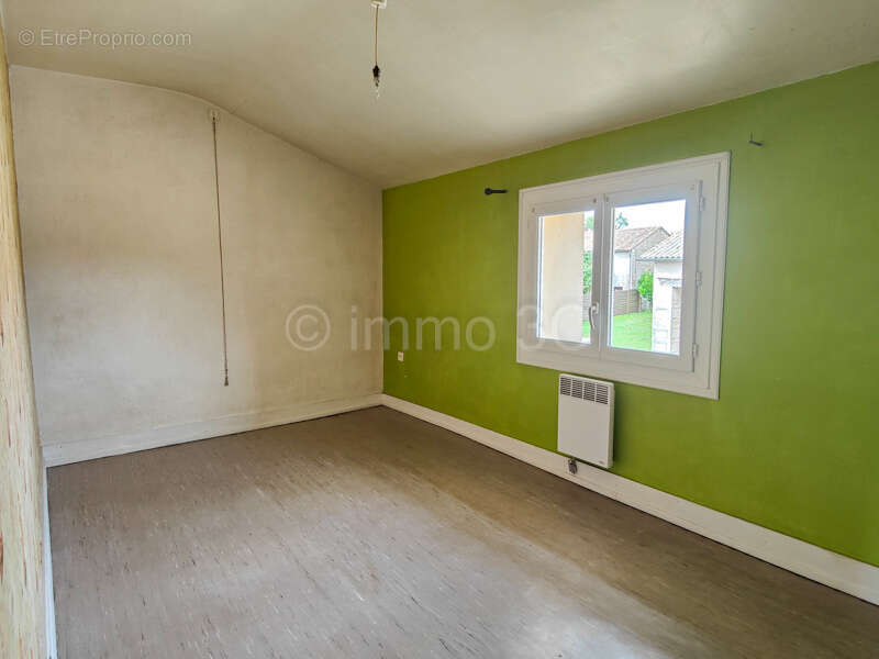 Maison à SAUZE-VAUSSAIS