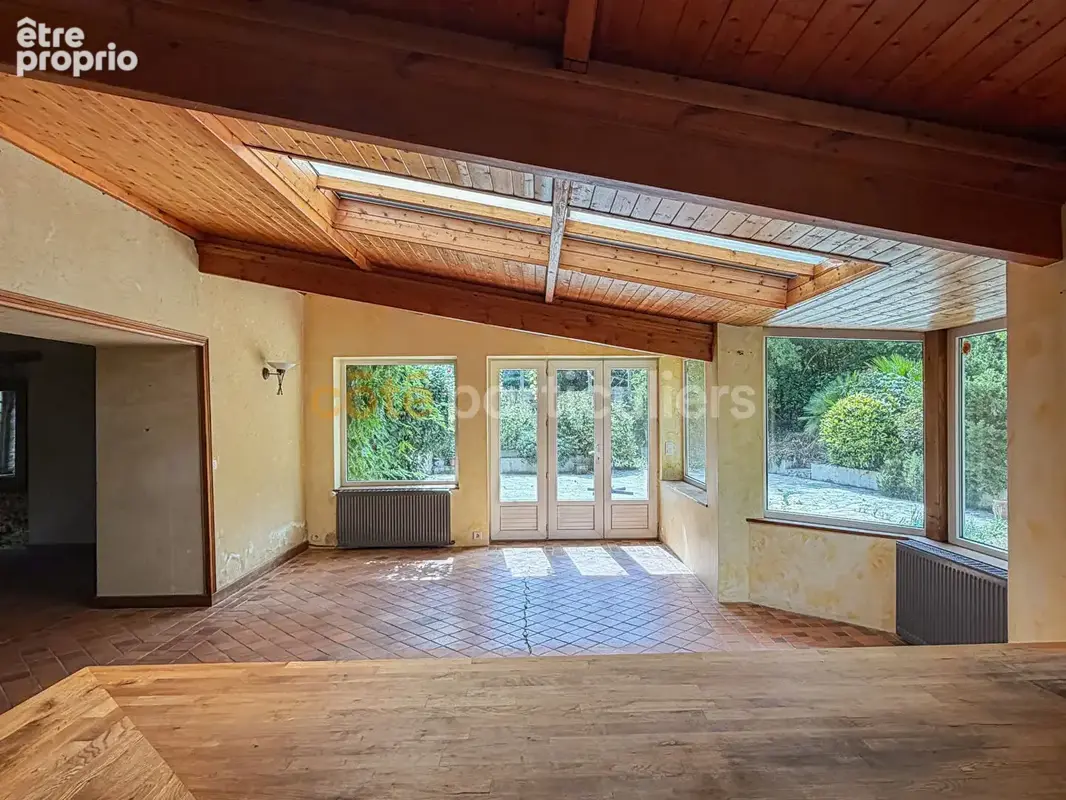 Maison en pierre de caractère avec 5 000m2 de terrain - photo 8