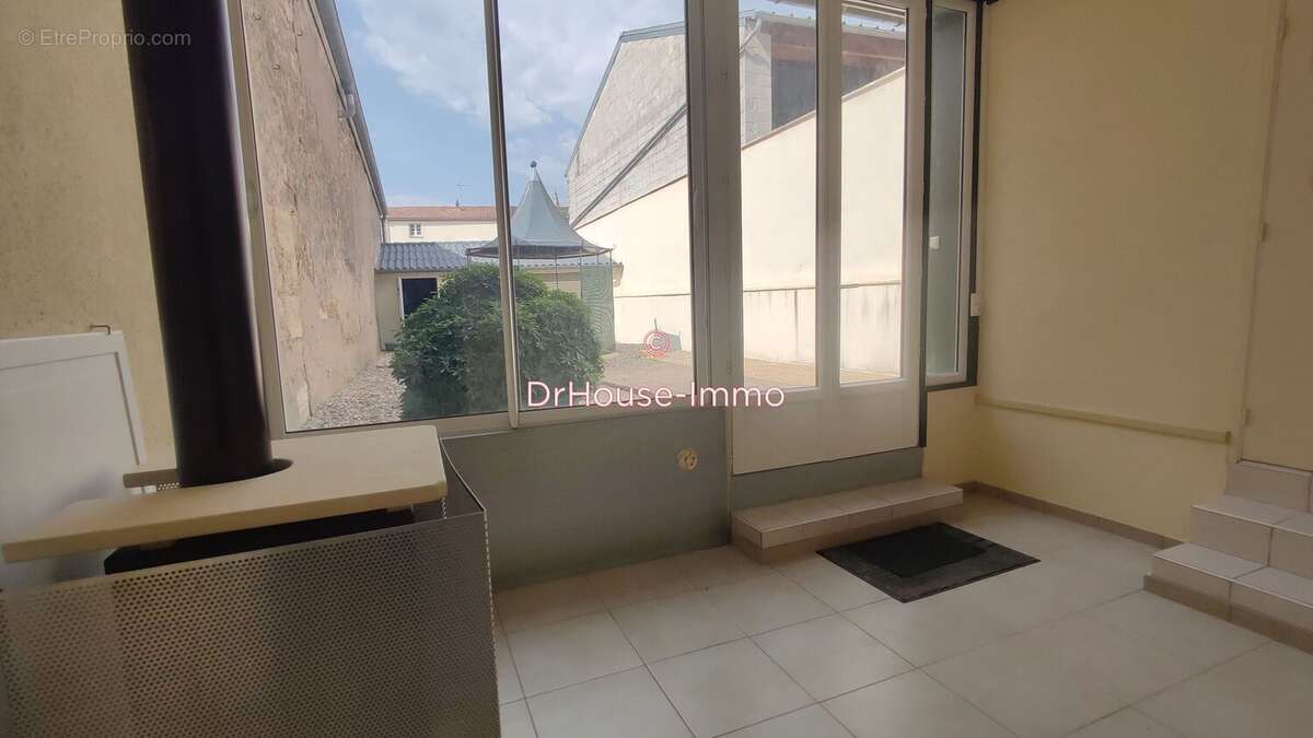 Maison 170 m² à Sainte-Bazeille  - photo 2