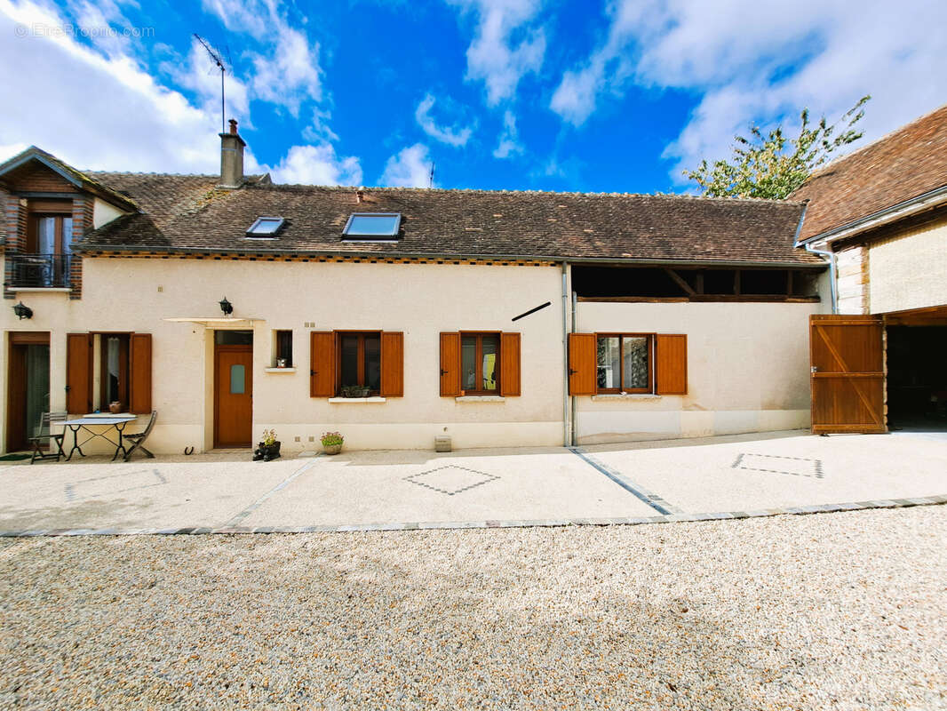 Maison à PONT-SUR-YONNE