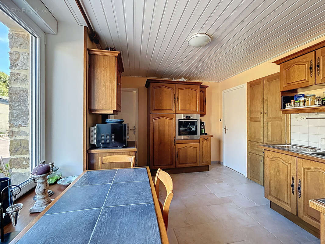 Maison à SAINT-MAURICE-EN-COTENTIN