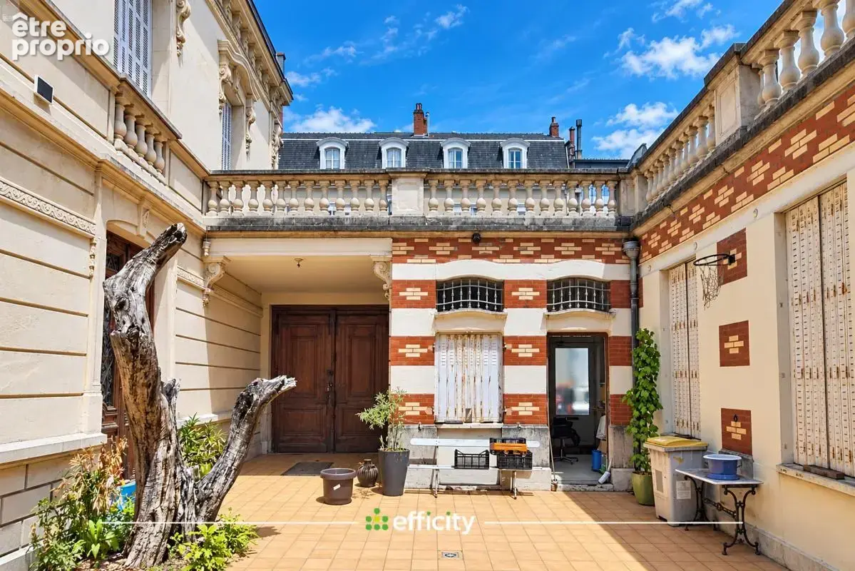 Appartement 18 pièces 594 m² à vendre à Thiers (63300) - photo 16