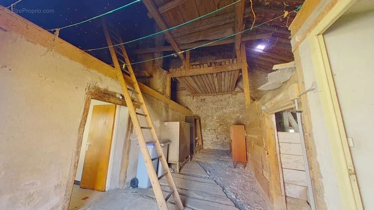 Maison de village avec 1589m² de terrain - photo 6