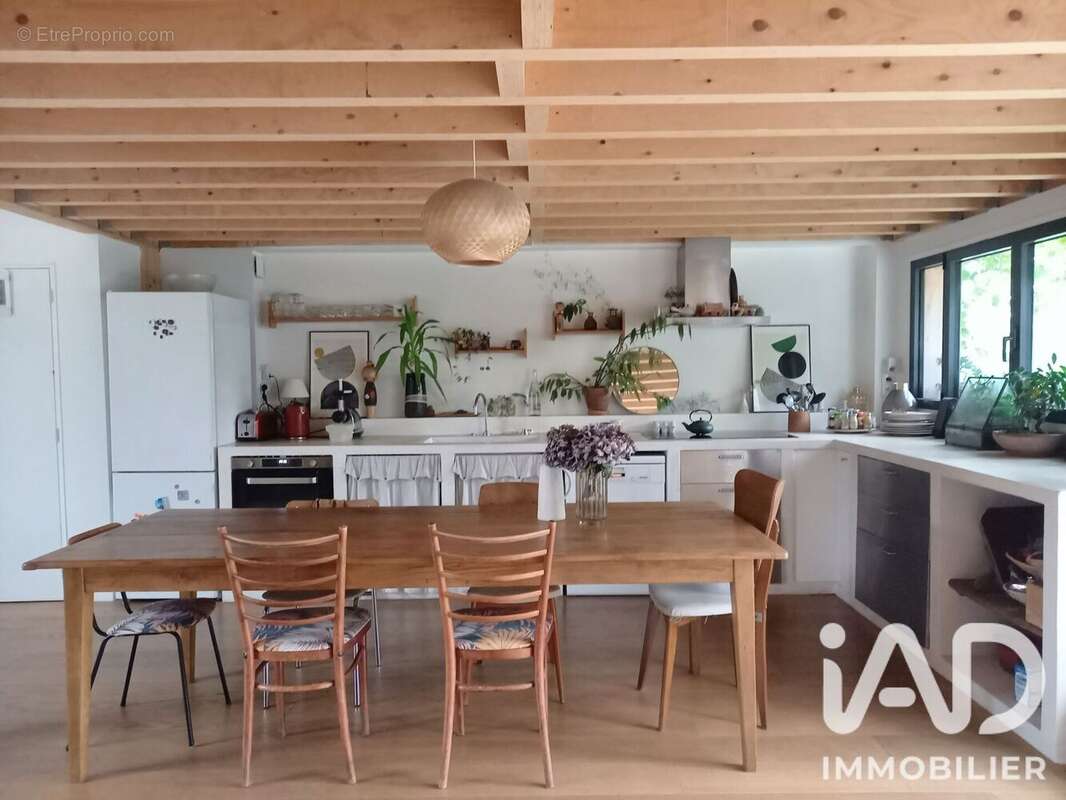Maison 211 m² à Les Lilas  - photo 5