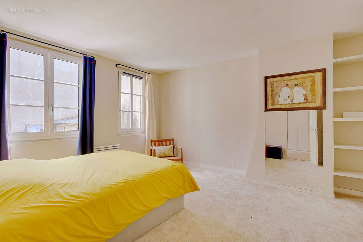 Appartement à PARIS-2E