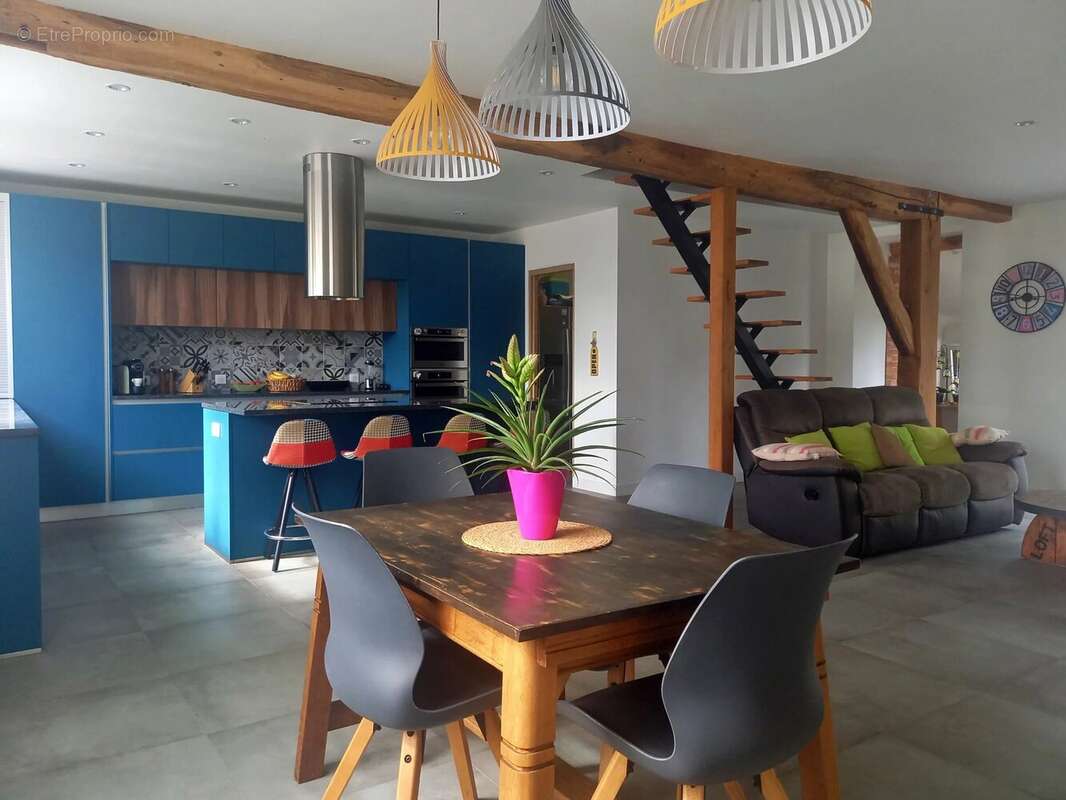 Maison à MONTIGNY-LENCOUP