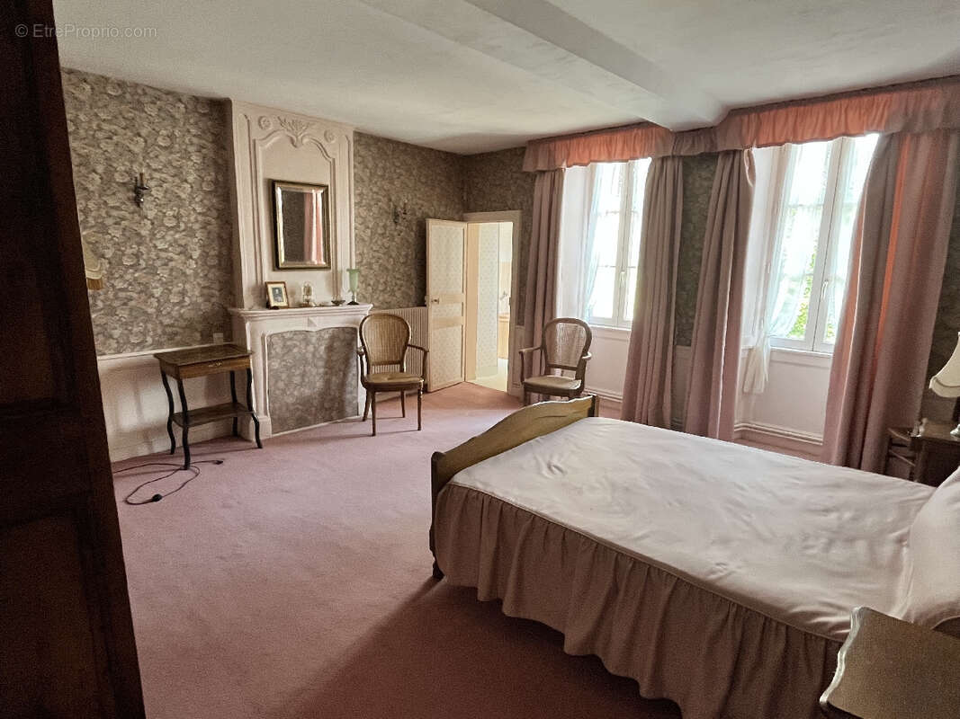 Maison à LONGUES-SUR-MER