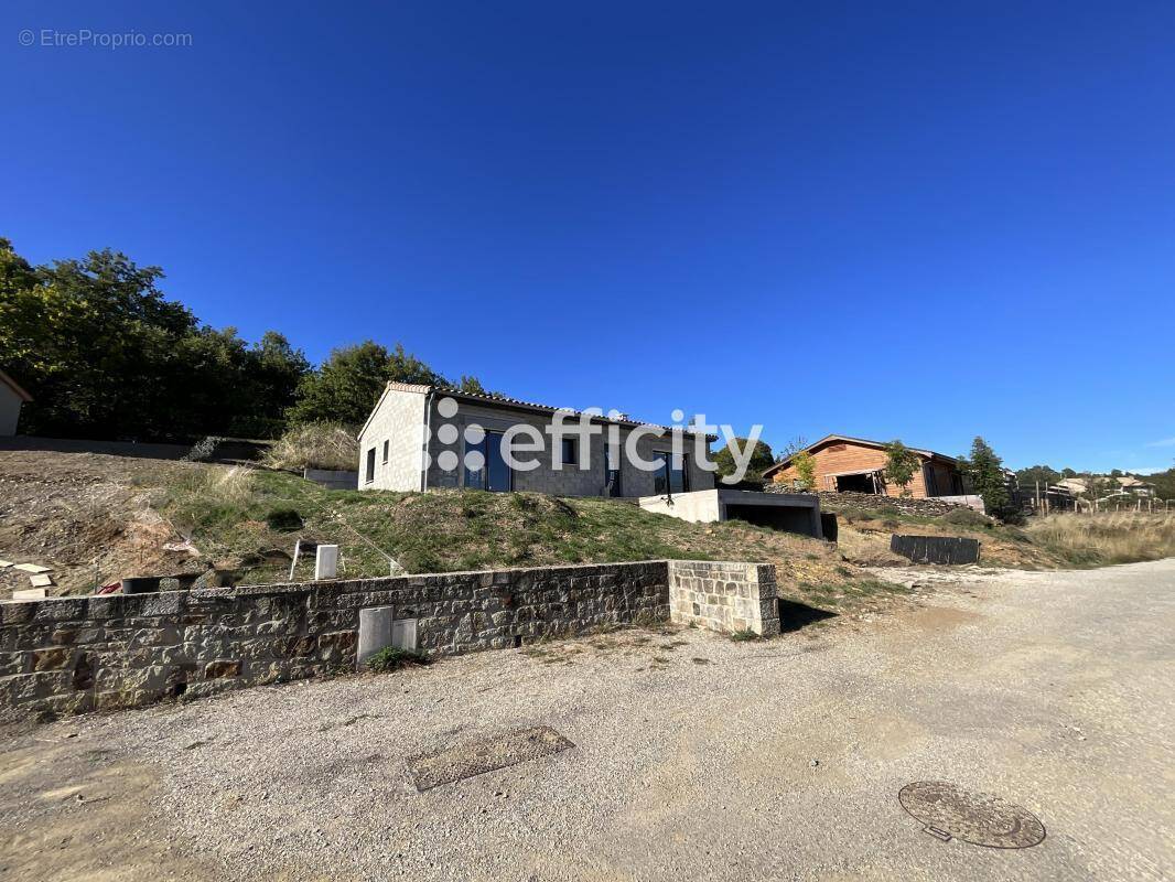 Maison à CREYSSEILLES