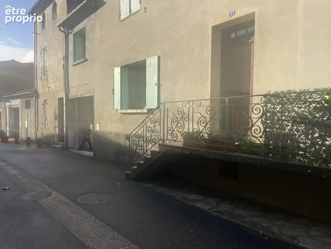 GRANDE MAISON de ville avec garage. - photo 10