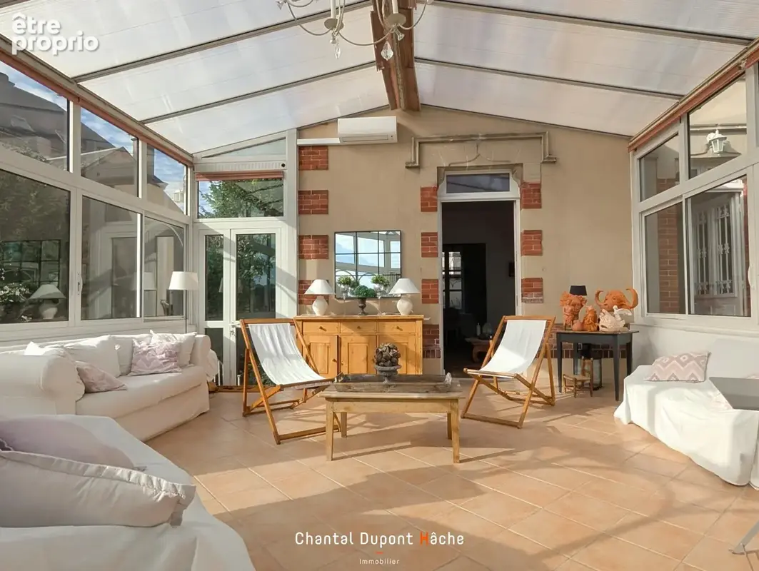 CHARTRES GRAND PRES - Somptueuse maison fin XIXème avec 8 chambres et garage ! - photo 4