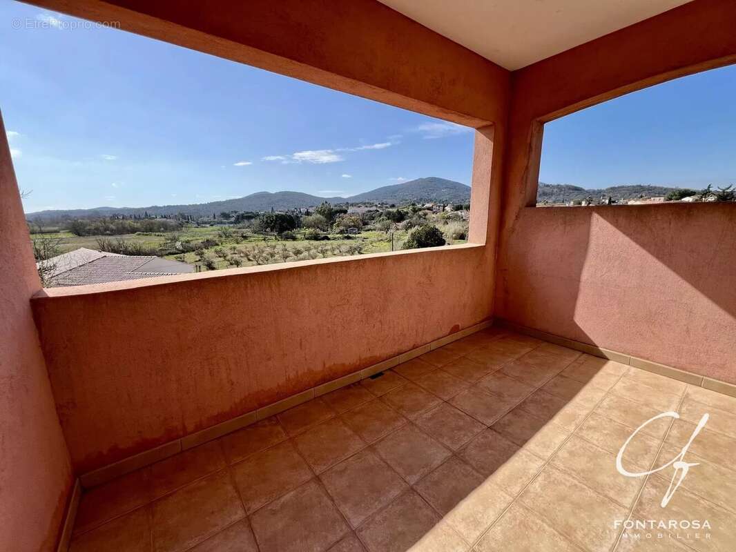 Maison à ROQUEBRUNE-SUR-ARGENS