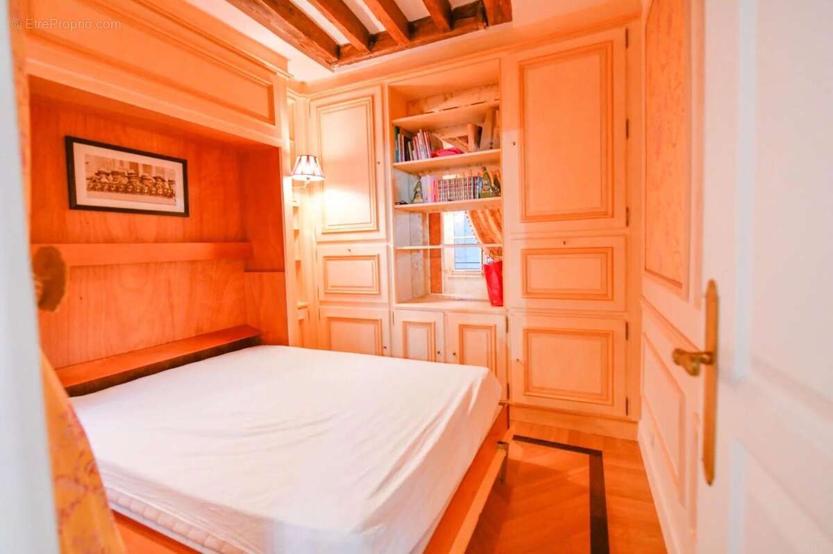 Appartement à PARIS-4E