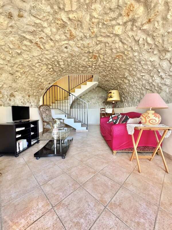 Maison à CASTAGNIERS
