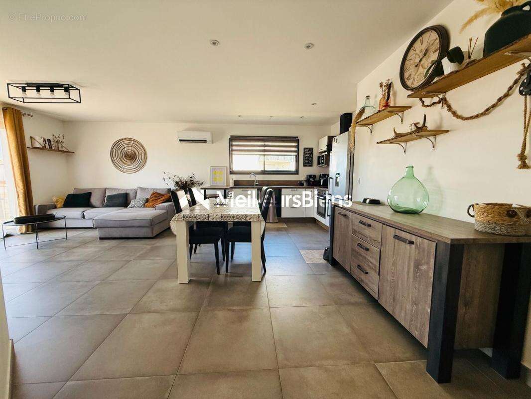 Maison à PEYRESTORTES