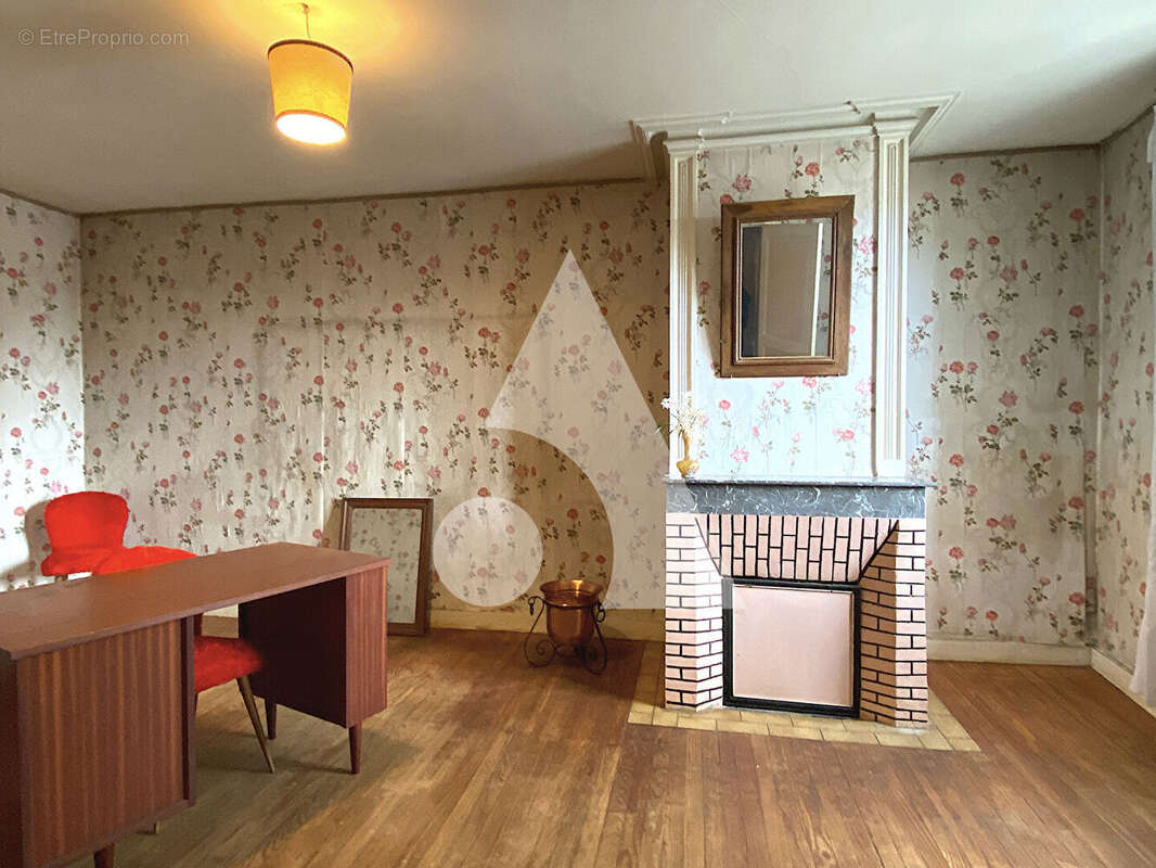 Maison à SAINT-SEURIN-SUR-L'ISLE