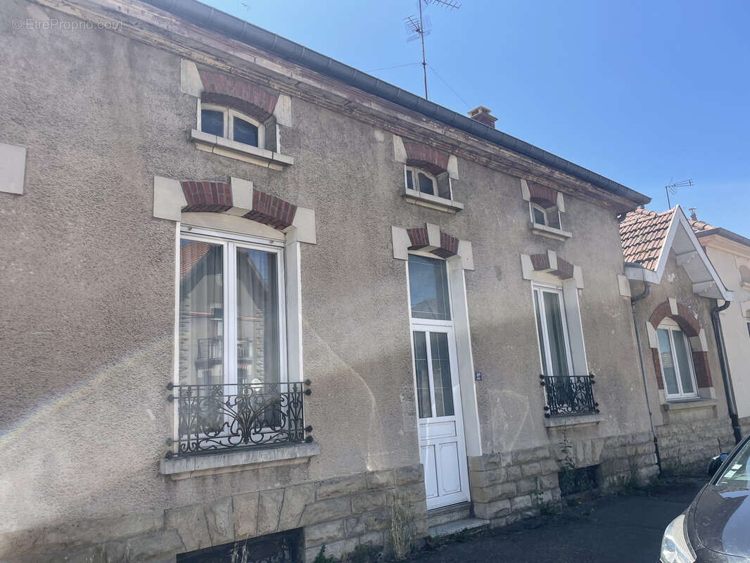 Maison à ETAIN