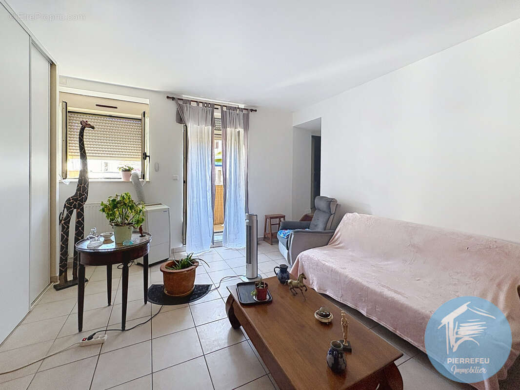 Tarare centre - immeuble de rapport r+2 de 277 m2 - vendu entierement loue - photo 5