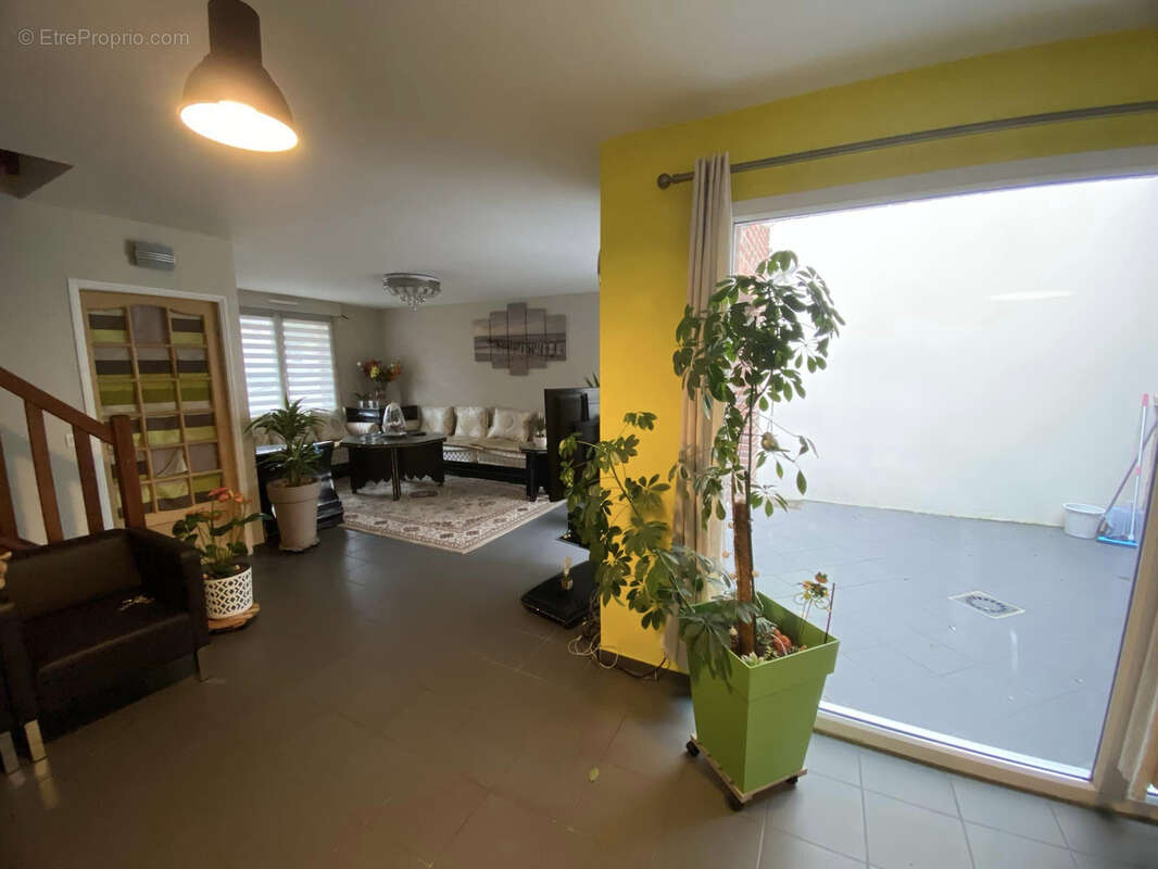 Maison à BRUAY-LA-BUISSIERE